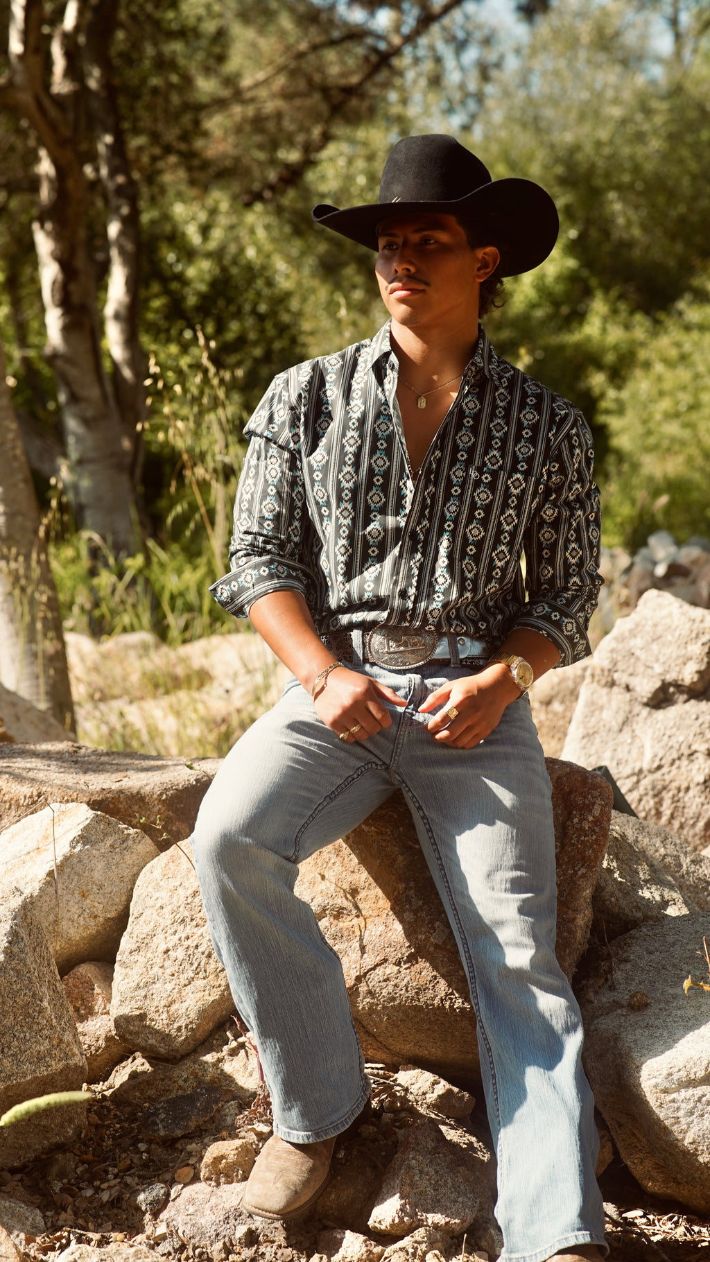 Linea De Oro Aztec Stripe Button-Up Shirt – Black/White/Blue